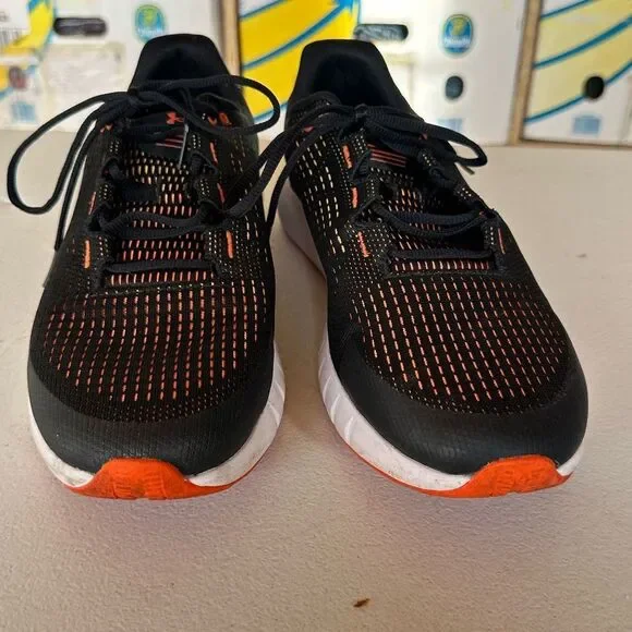Under ArmourBlack and Orange Shoes